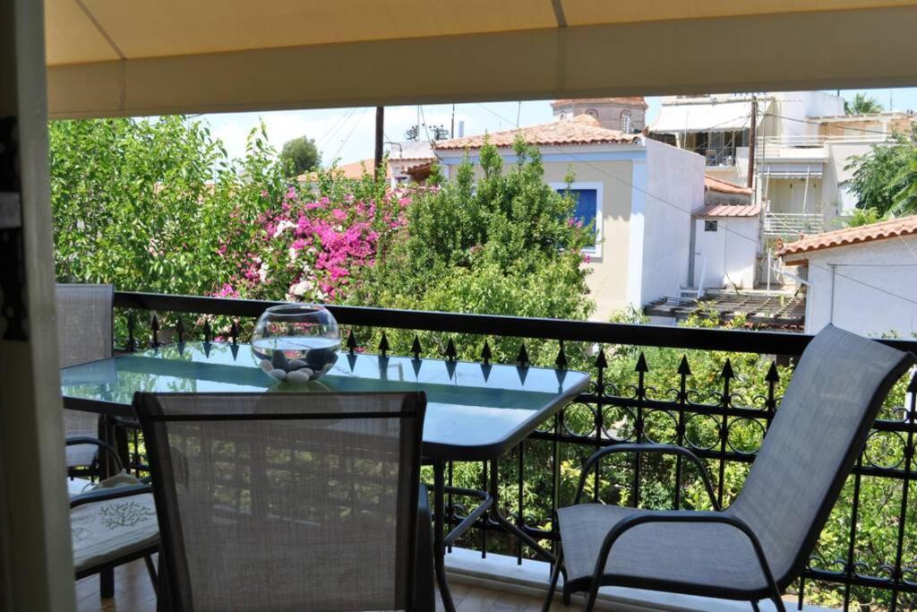 κέντρο ήσυχη κατοικία90τμ δίπλα στη θάλασσα *