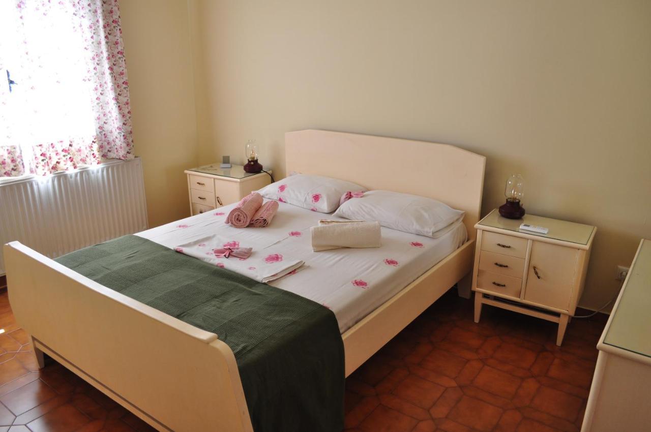 Appartement κέντρο ήσυχη κατοικία90τμ δίπλα στη θάλασσα Aegina